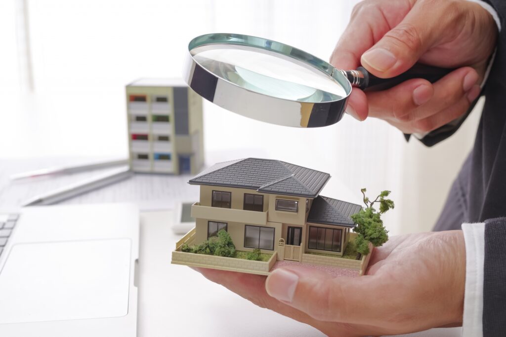 不動産を査定しているイメージ